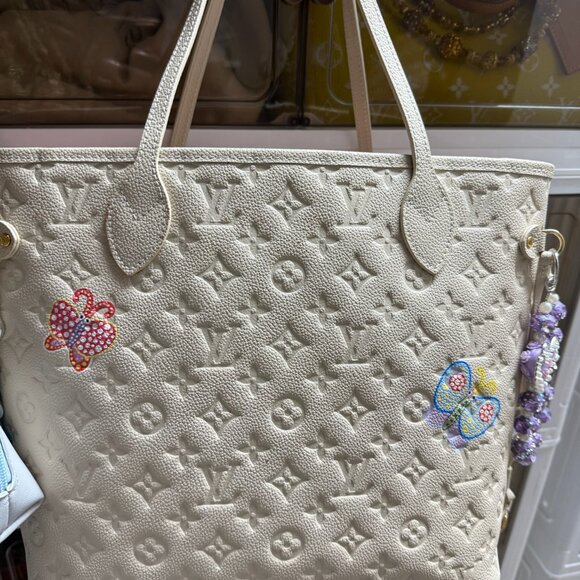 XL FASHION Tote in a Gorgeous and Stunning Cream Genuine Leather with POUCH! - Picture 14 of 14